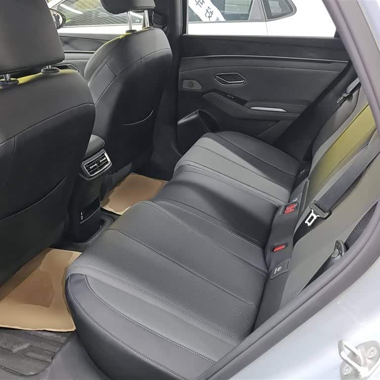 Qin L 2024 DM-i 120KM Beyond Edition Qin L 2024 DM-i 120KM Beyond Edition