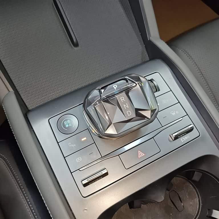 Qin L 2024 DM-i 120KM Beyond Edition Qin L 2024 DM-i 120KM Beyond Edition