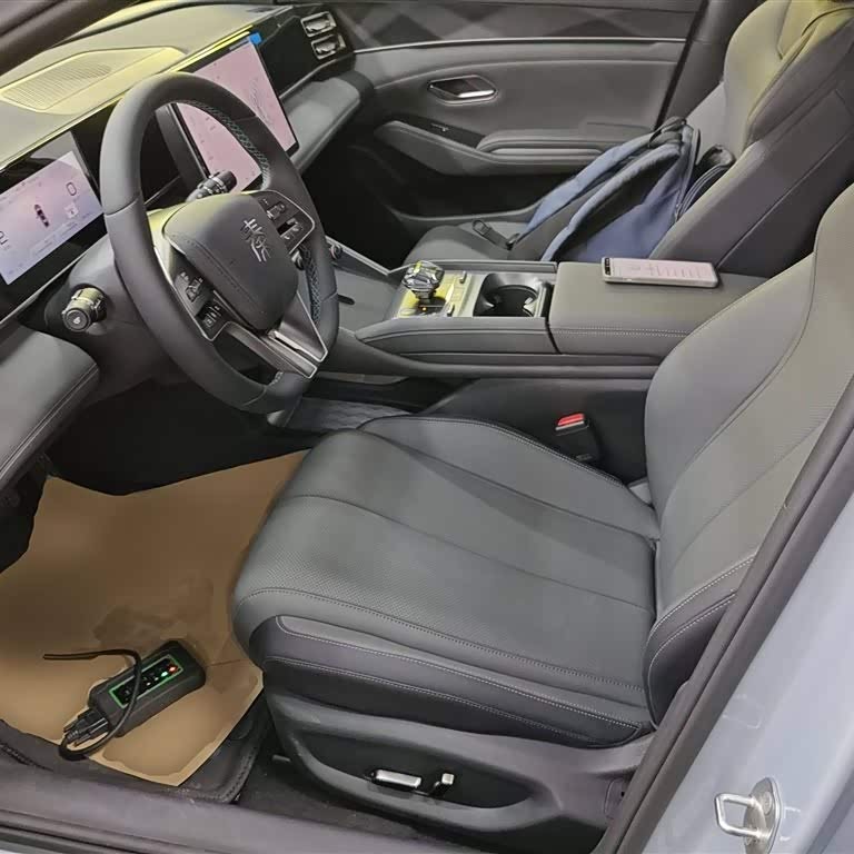 Qin L 2024 DM-i 120KM Beyond Edition Qin L 2024 DM-i 120KM Beyond Edition