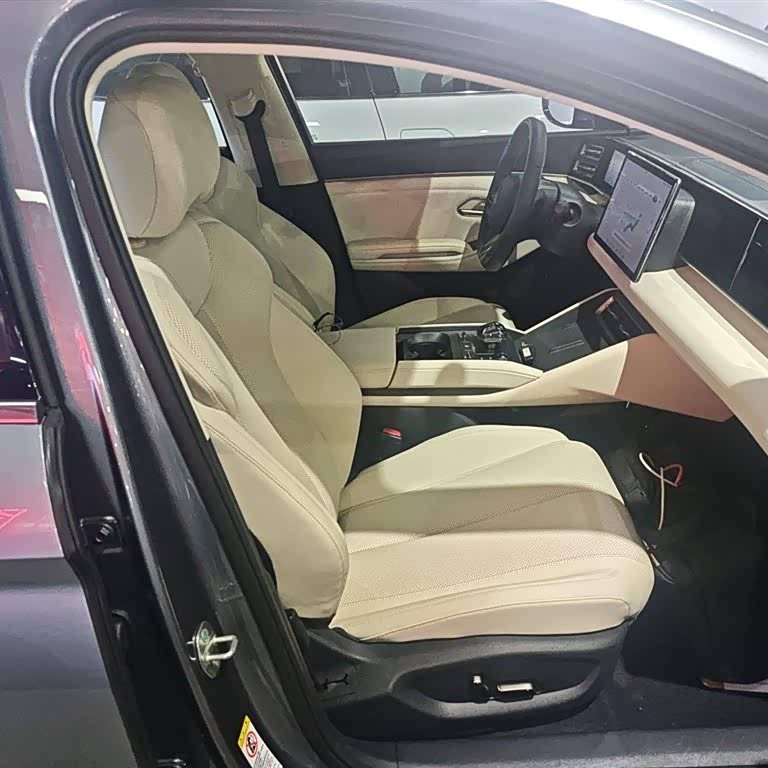Qin L 2024 DM-i 120KM Beyond Edition Qin L 2024 DM-i 120KM Beyond Edition