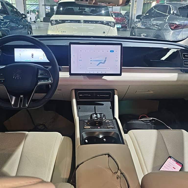 Qin L 2024 DM-i 120KM Beyond Edition Qin L 2024 DM-i 120KM Beyond Edition