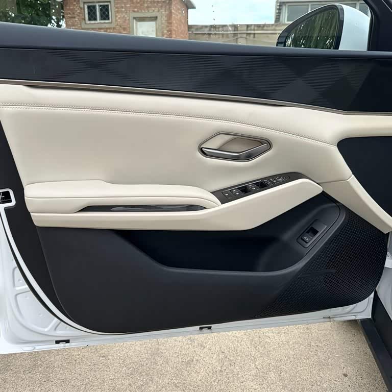 Qin L 2024 DM-i 80KM Leading Edition Qin L 2024 DM-i 80KM Leading Edition
