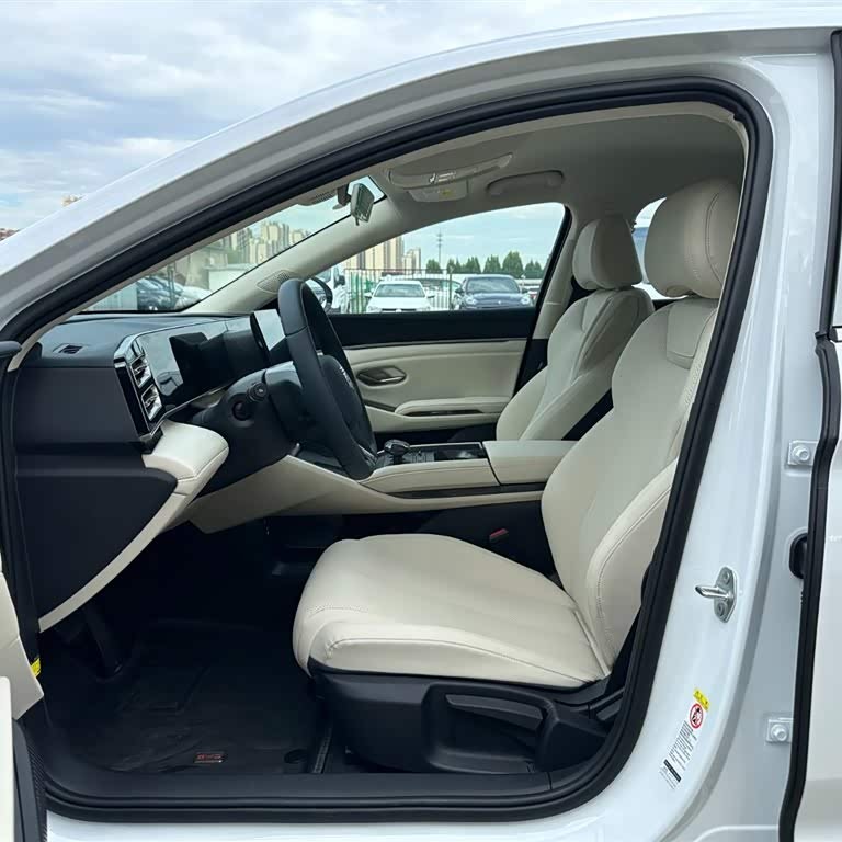 Qin L 2024 DM-i 80KM Leading Edition Qin L 2024 DM-i 80KM Leading Edition