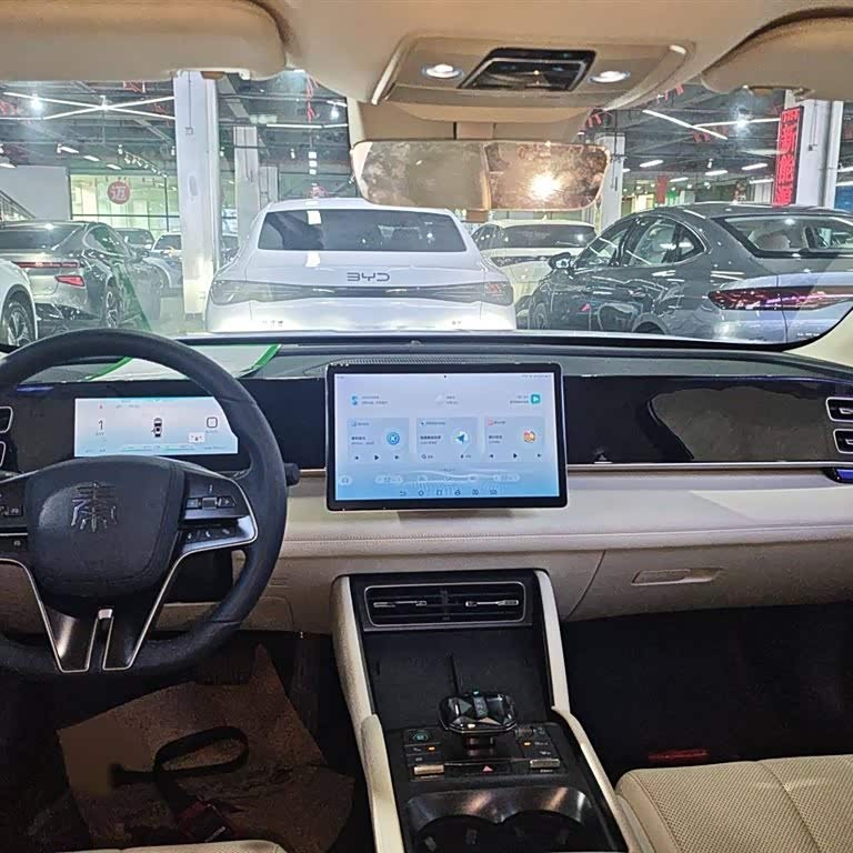 Qin L 2024 DM-i 120KM Beyond Edition Qin L 2024 DM-i 120KM Beyond Edition