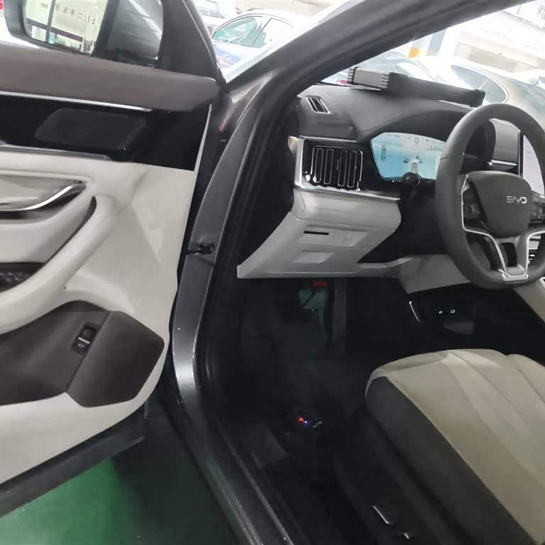 Song PLUS New Energy 2025 DM-i 112KM Premium Edition Song PLUS New Energy 2025 DM-i 112KM Premium Edition