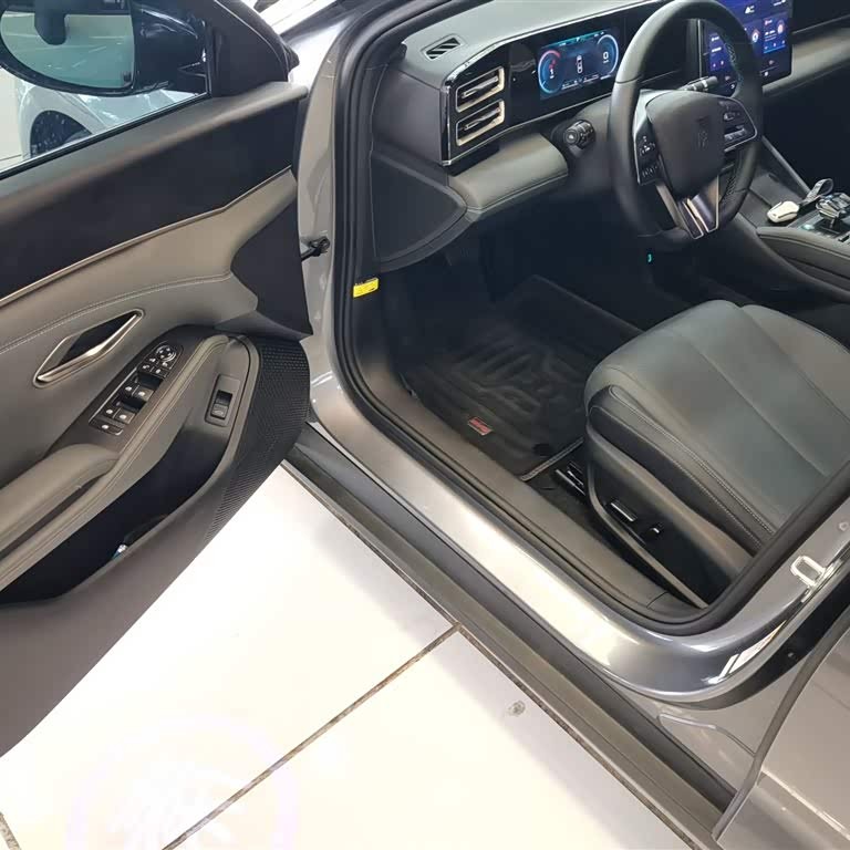 Qin L 2024 DM-i 80KM Beyond Edition Qin L 2024 DM-i 80KM Beyond Edition