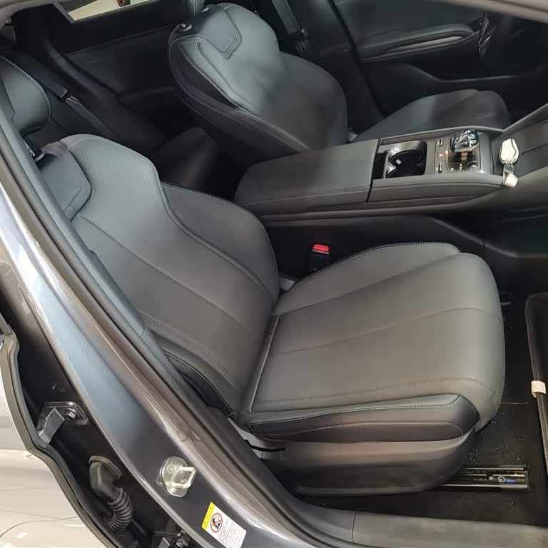 Qin L 2024 DM-i 80KM Beyond Edition Qin L 2024 DM-i 80KM Beyond Edition