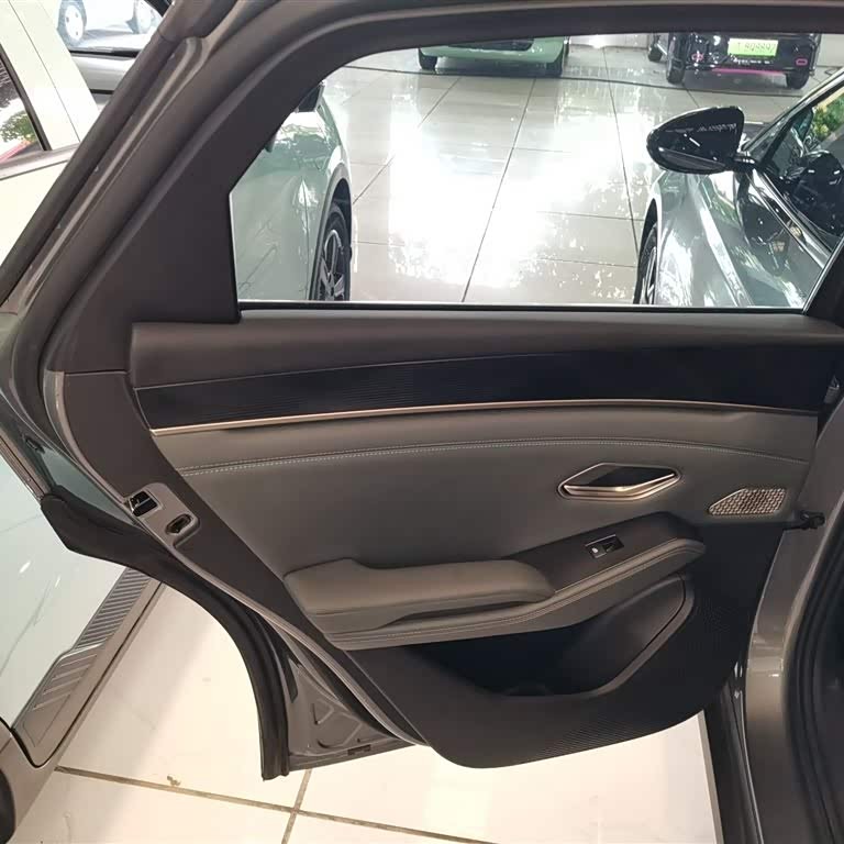 Qin L 2024 DM-i 80KM Beyond Edition Qin L 2024 DM-i 80KM Beyond Edition