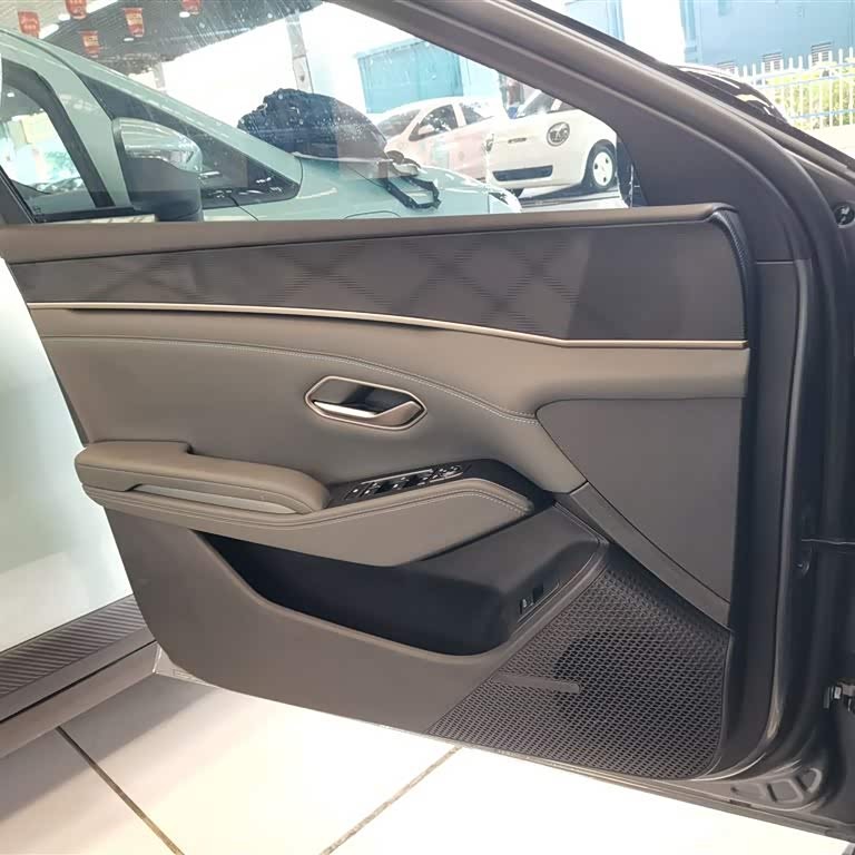 Qin L 2024 DM-i 80KM Beyond Edition Qin L 2024 DM-i 80KM Beyond Edition