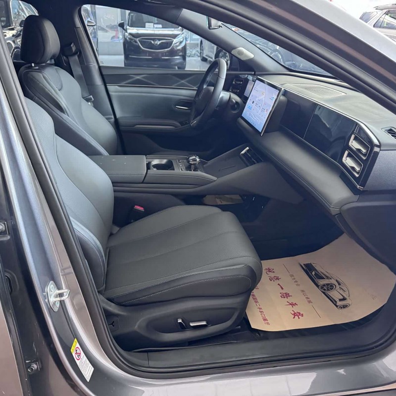 Qin L 2024 DM-i 120KM Beyond Edition Qin L 2024 DM-i 120KM Beyond Edition