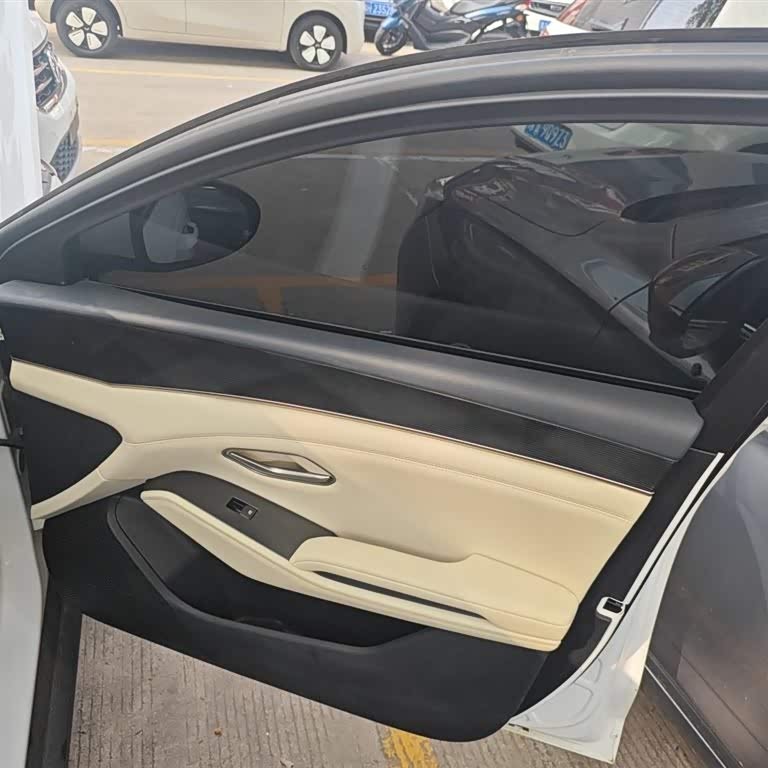 Qin L 2024 DM-i 120KM Beyond Edition Qin L 2024 DM-i 120KM Beyond Edition