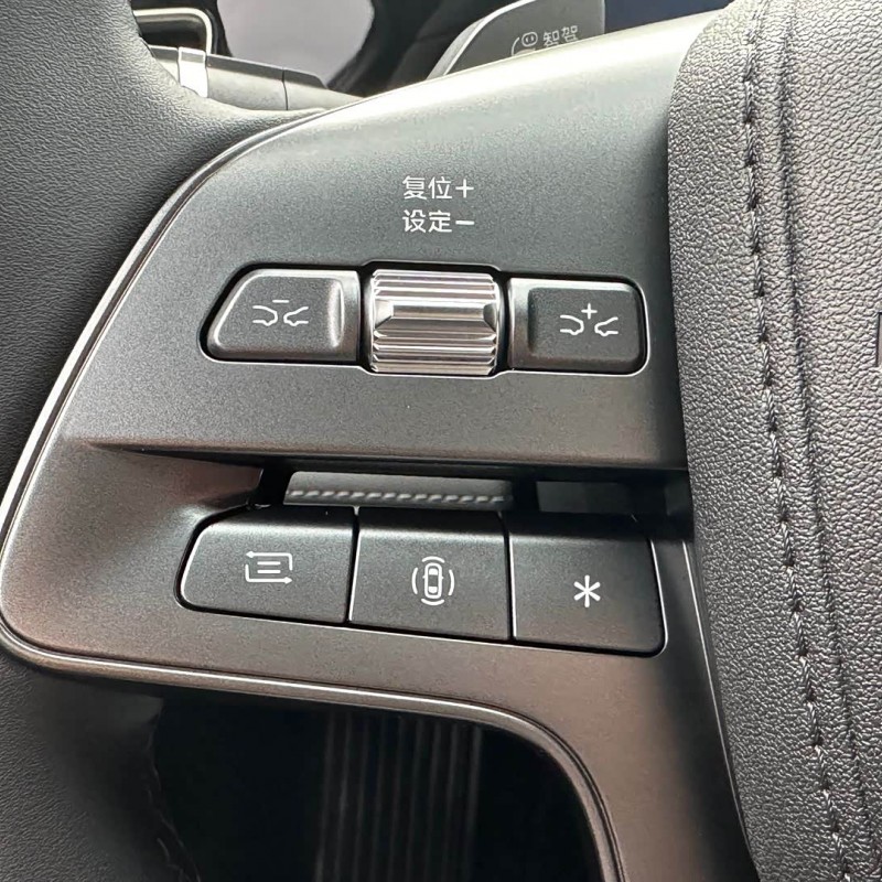 Qin L 2025 DM-i Intelligent Driving Edition 120KM Leading Model Qin L 2025 DM-i Intelligent Driving Edition 120KM Leading Model