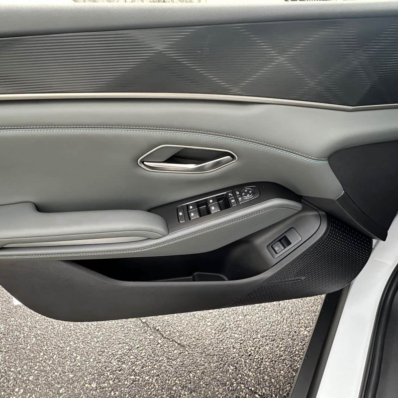 Qin L 2025 DM-i Intelligent Driving Edition 120KM Leading Model Qin L 2025 DM-i Intelligent Driving Edition 120KM Leading Model